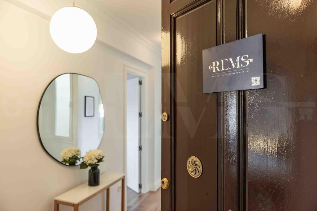 Modern Apartment Next To The Cervantes Theatre By Rems Málaga Exterior foto