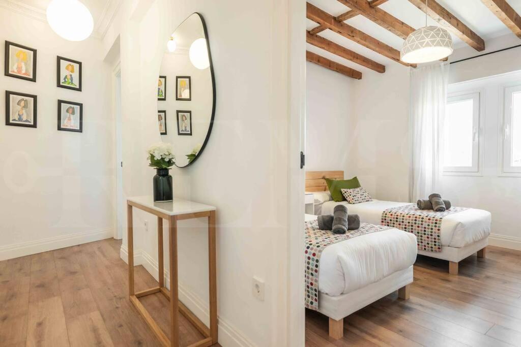 Modern Apartment Next To The Cervantes Theatre By Rems Málaga Exterior foto
